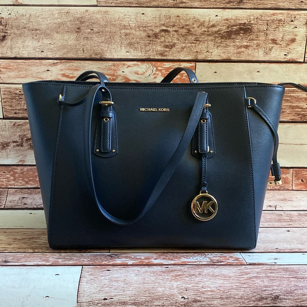 NWT Michael Kors Voyager East West Tote